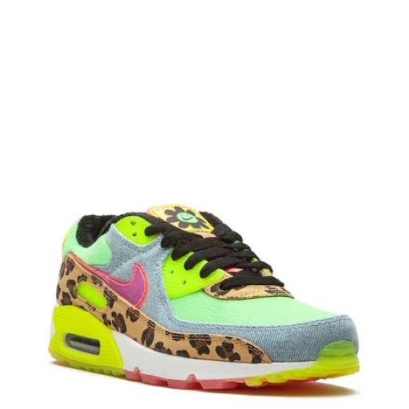 Nike Air Max 90 LX Illusion Green - Picture 2 of 6